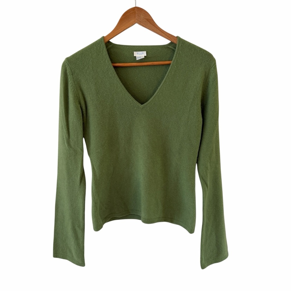 Aqua Cashmere Blend Sweater Womens M Green V Neck Knit Minimalist Quiet Luxury